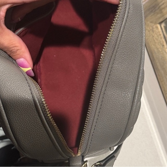 Lux Gray Quilted Crossbody Bag - Picture 5 of 8